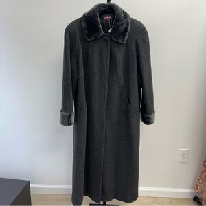 Alorna 100% Wool Long Coat with Faux Fur Collar – Size 16
